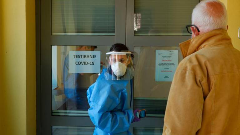V Sloveniji spet manj kot 10.000 aktivnih primerov okužbe
