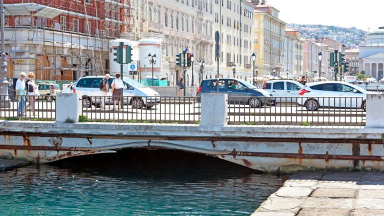 Deželni denar za prenovitev dveh mostov ob kanalu