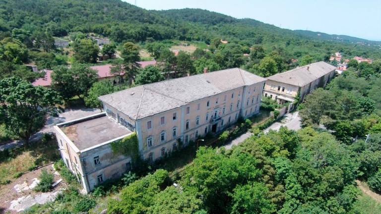 Odprli pot novemu centru za migrante