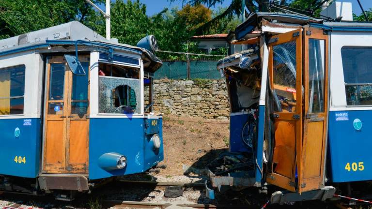 Šest let po nesreči tramvaj še miruje