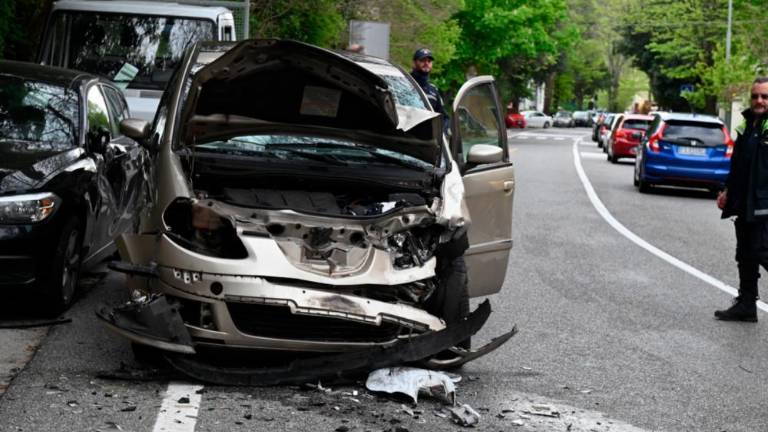 V Ulici Valerio čelno trčila avtomobila