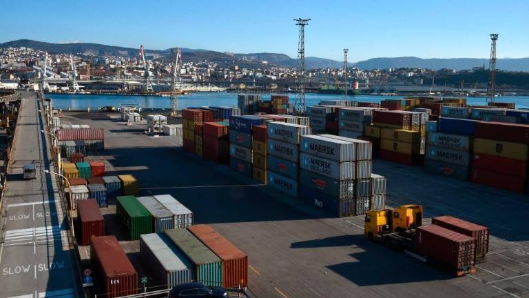 Zaradi podzemnega kablovoda bodo razlaščali