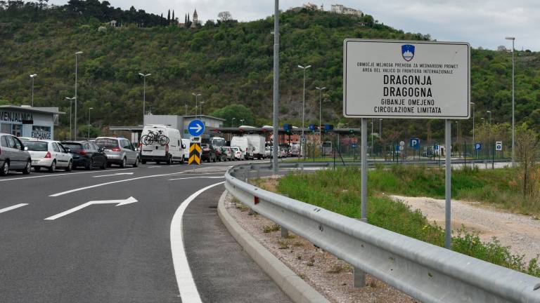 Slovenija ukinila začasni nadzor na mejah s Hrvaško in Madžarsko