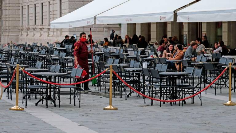 Spet kava, kosilo in aperitiv