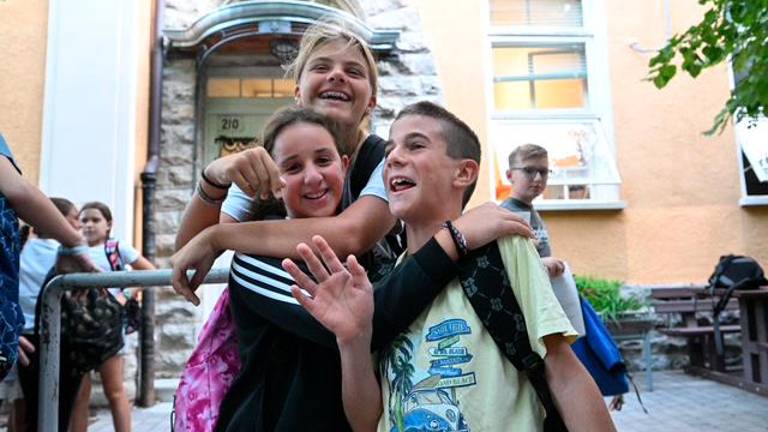 Za mnoge se je danes začel pouk (foto)
