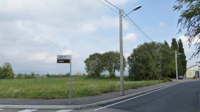 Na Štradalti bodo uredili manjše parkirišče