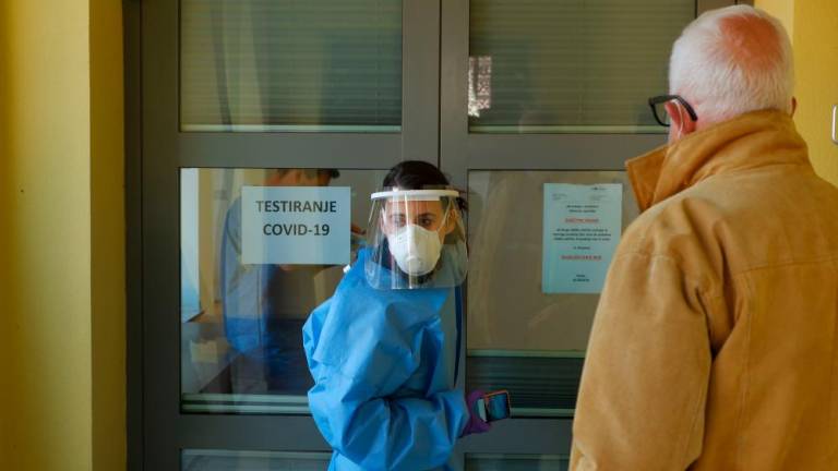 V Sloveniji trenutno 22.749 aktivnih primerov okužb