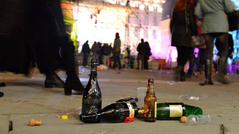 Na Velikem trgu brez stekla in alkoholnih pijač