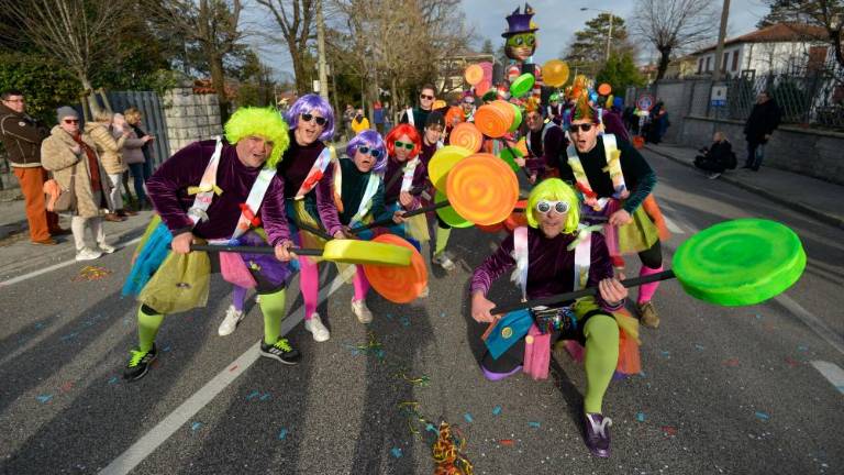 Pustni stroj je zabrnel