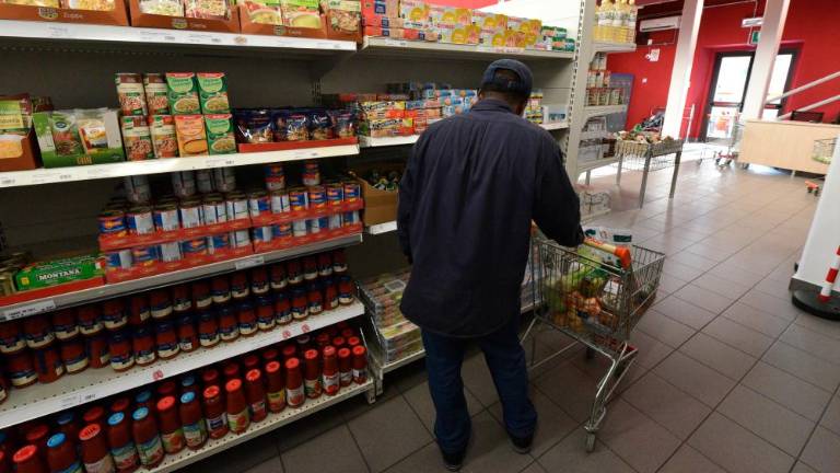 V FJK dobra petina družin na pragu revščine