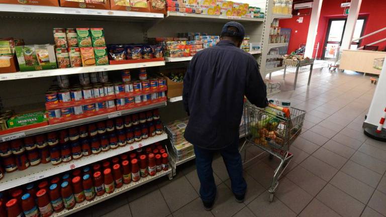 Demokratska stranka zahteva pomoč revnim