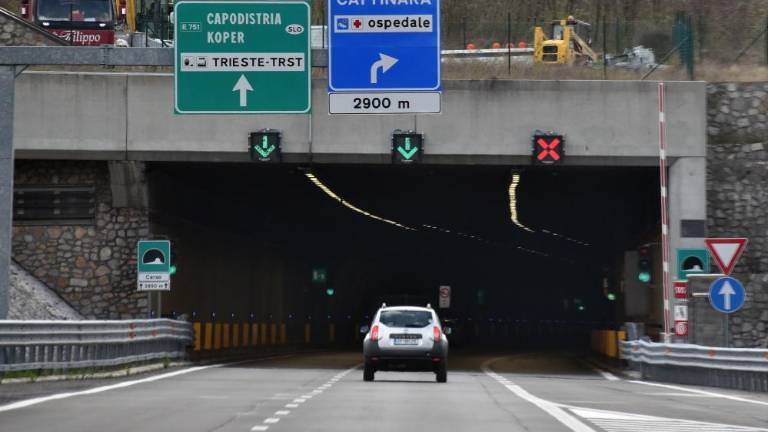 Zaradi del bo zaprt kraški predor