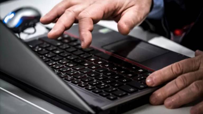 Po vsem svetu odpovedalo več spletnih aplikacij