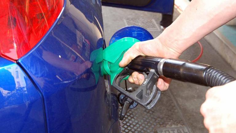 V Sloveniji rahla podražitev pogonskih goriv