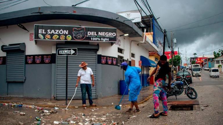 Orkan Melissa po razdejanju na Jamajki dosegel Kubo