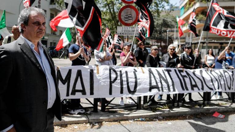 Kako so neofašisti kolonizirali gibanje proti covidnemu potrdilu