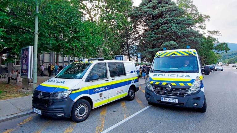 Na nedeljski nogometni tekmi množičen pretep