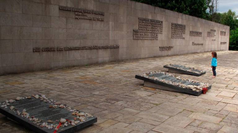 Obletnica osvoboditve v senci covida-19