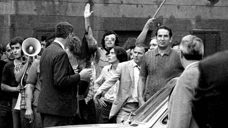 Grilz še vedno razdvaja