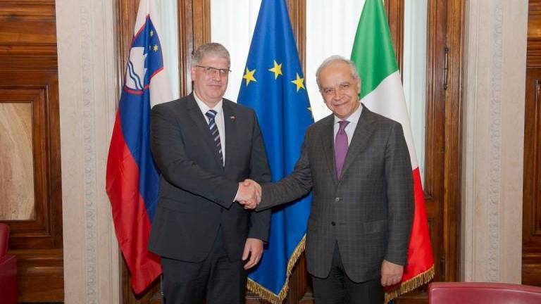 Italija ne namerava uvesti nadzora na meji s Slovenijo