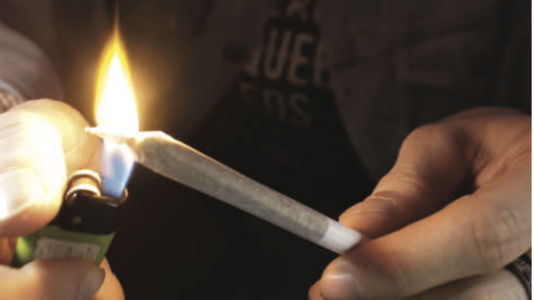 Vzrok za kajenje konoplje lahko vpliva na njene posledice