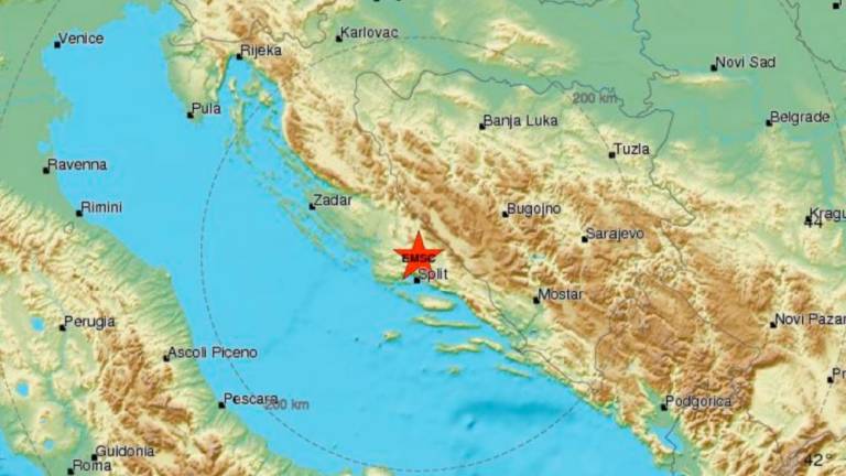 Zaledje Dalmacije stresel močnejši potres