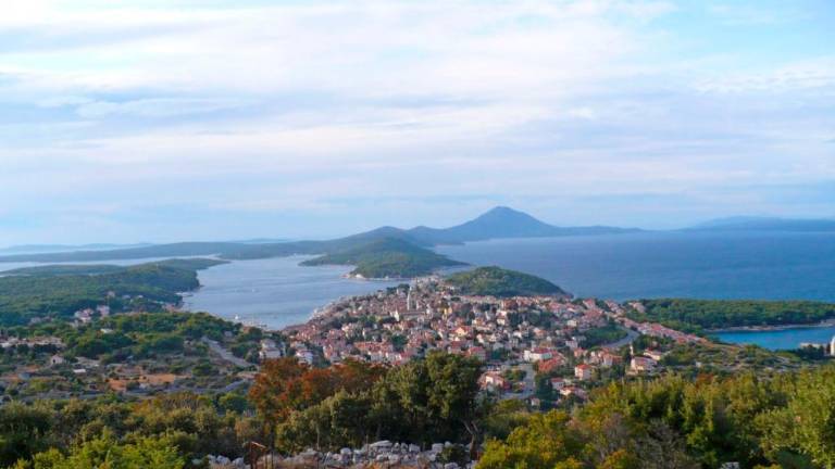 Pri Malem Lošinju odkrili veliko morsko mino