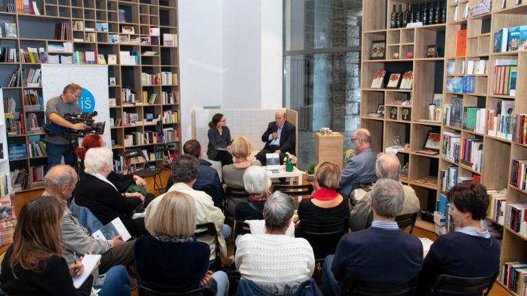 Predsodek, da so slovenske knjige drage