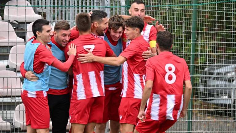 »Petarda« Krasa, v Dolini in v Žavljah premočna burja