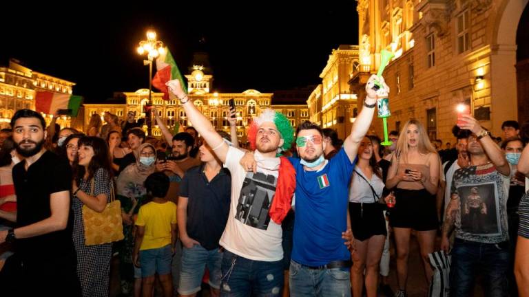 Tudi v Trstu in Gorici praznovali zmago »azzurrov«