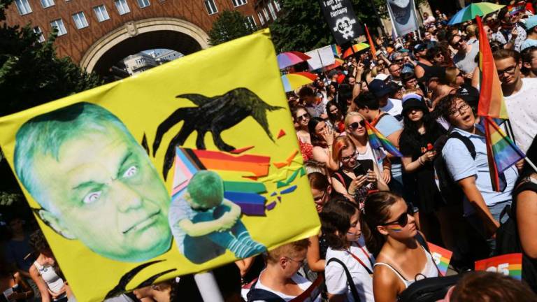 Večtisočglava množica zavrnila Orbanovo homofobno politiko