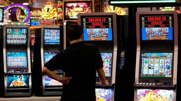 »V naši deželi je okrog 30 tisoč ljudi odvisnih od iger na srečo«