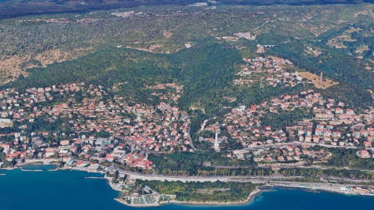 Evropska komisija zahteva pojasnila o tržaški žičnici