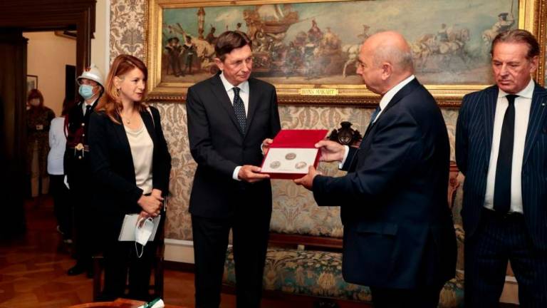 Borut Pahor prejel najvišje odlikovanje mesta Trst (foto)