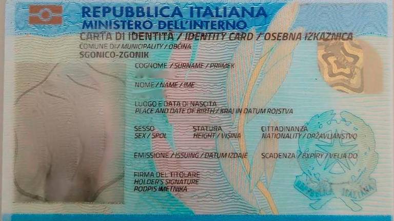 Koliko dvojezičnih elektronskih osebnih izkaznic so izdali doslej?