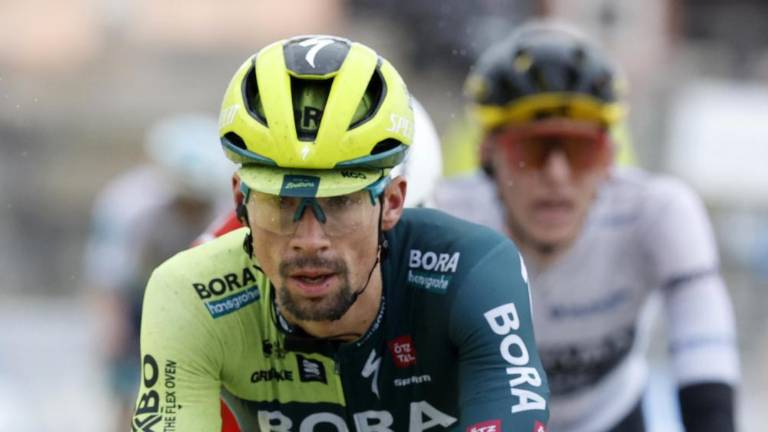 Roglič zmagal na prvi etapi