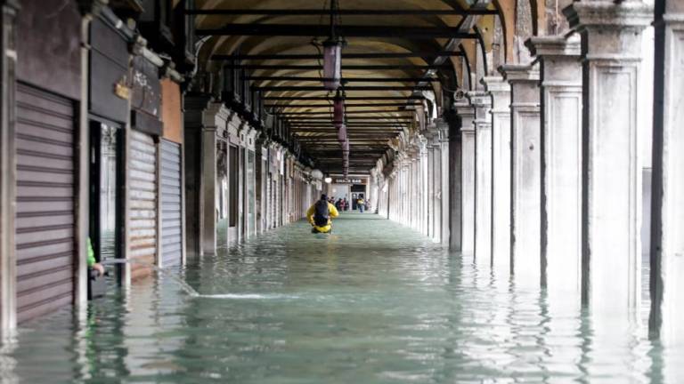 V Benetkah 152 centimetrov vode (foto)