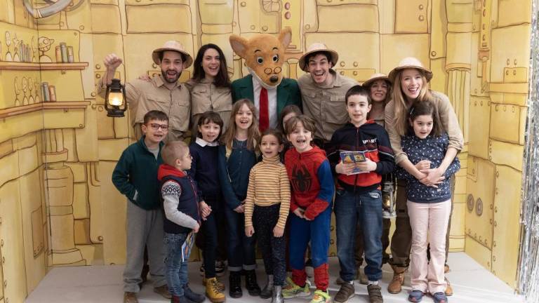 Geronimo Stilton vabi med dinozavre in piramide