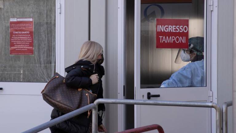 Občutnejši upad novih okužb v FJK