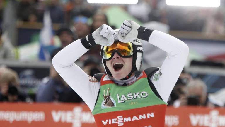 V Planici svetovni rekord Prevca in zmaga Laniška