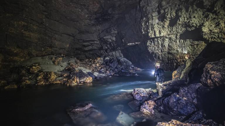 Mikroplastika je povsod, tudi v nedotaknjenih kraških jamah
