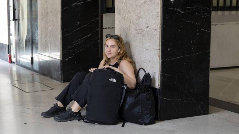 Avtobusna postaja in okolica, ki nista na ravni