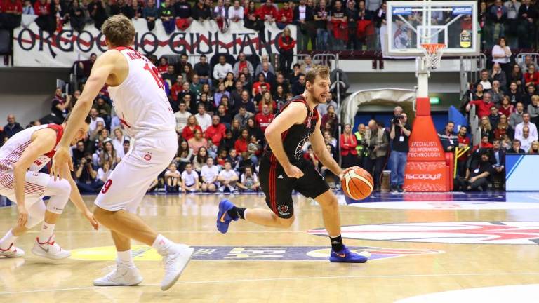 Poraz Alme v PalaDozzi