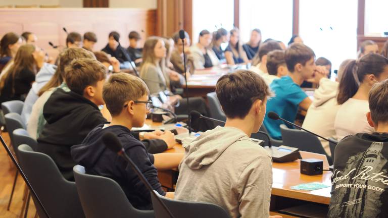 Na izrednem zasedanju občinskega sveta dijaki izvolili »župana«
