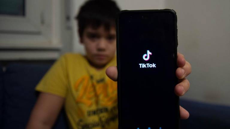 Varuh osebnih podatkov zamrznil družbeno omrežje Tik Tok