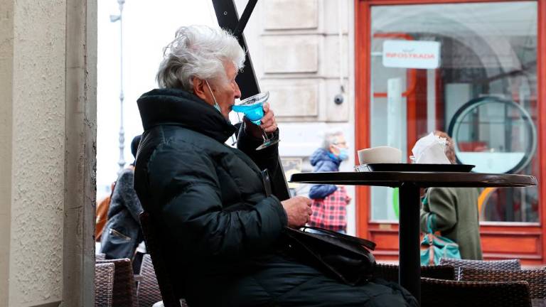 Spet kava, kosilo in aperitiv