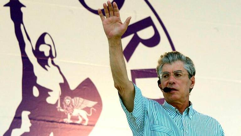 Umrl ustanovitelj in dolgoletni vodja Severne lige Umberto Bossi