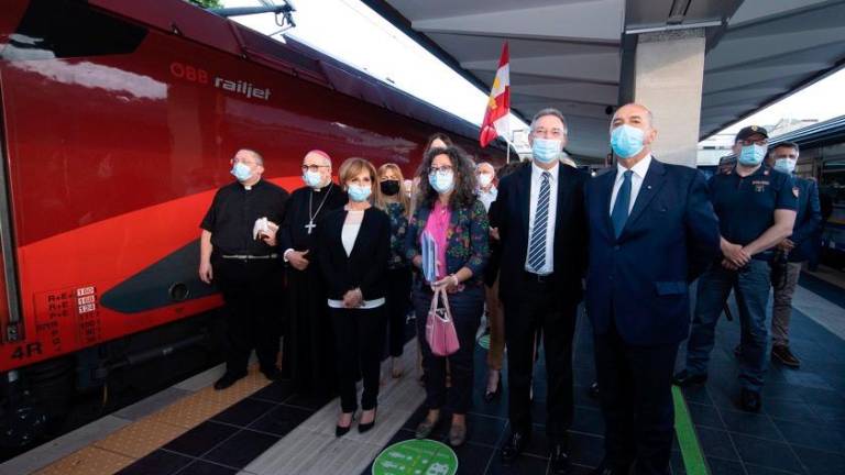 Z Dunaja v Trst skoraj 12 ur