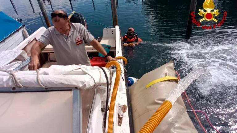 Gasilci potapljači posredovali v Pancanskem zalivu (foto)