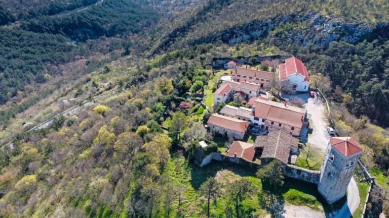 Začela se bo obnova srednjeveškega obzidja v Kubedu